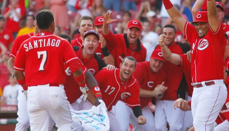 Ramon Santiago hits walk-off grand slam in final at bat of career