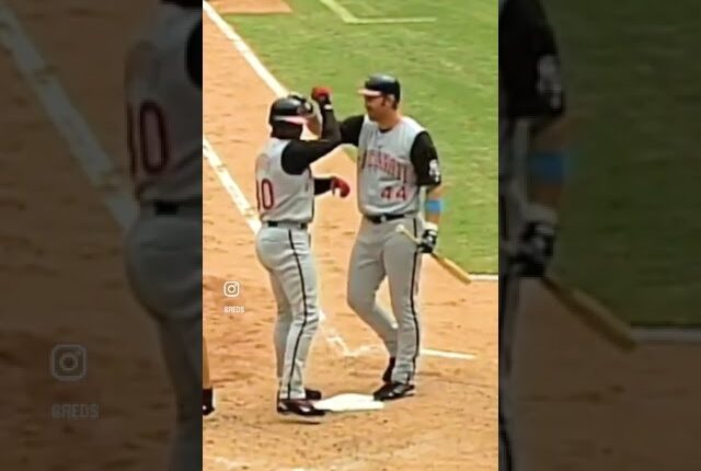 Ken Griffey Jr. gives his dad an incredible Father's Day gift in 2004 #shorts