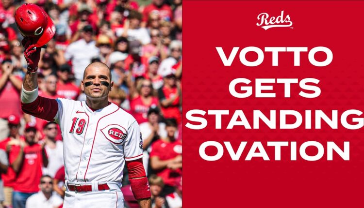 Joey Votto gets standing ovation during final home game of 2023