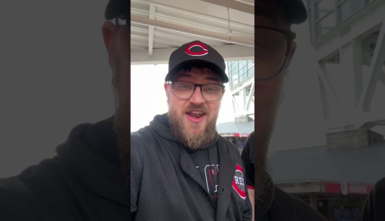 CES WALK OFF!!!! REDS WINNNN! SEE YOU TONIGHT AT 9 PM EST ON LATE NIGHT REDS! #reds